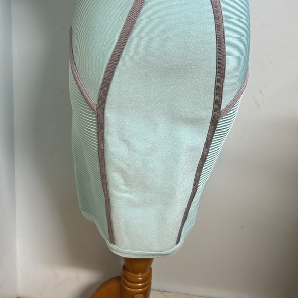 Gorgeous light blue bandage dress new with tags - Picture 3 of 5